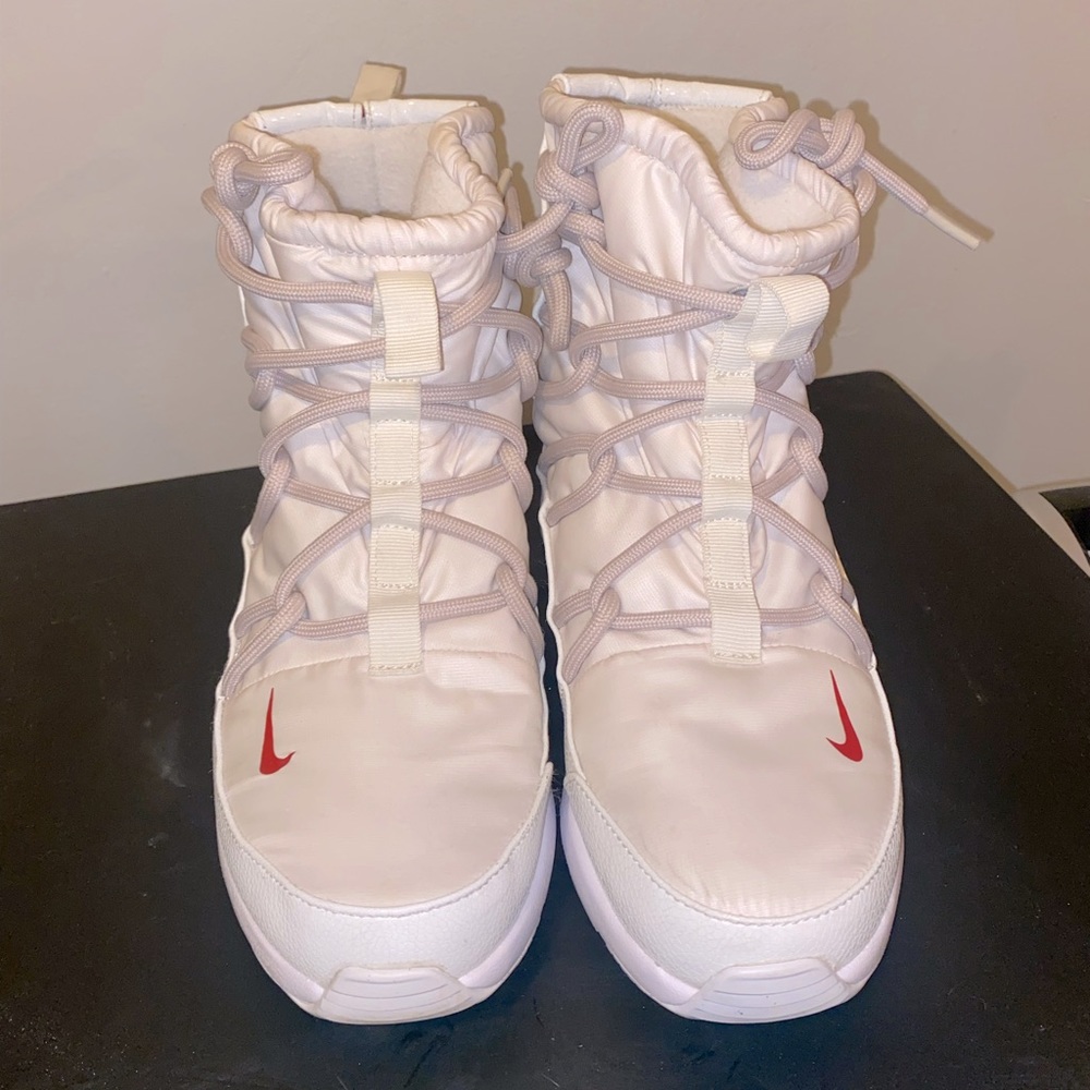 Nike Tanjun High Rise - Picture 2 of 11
